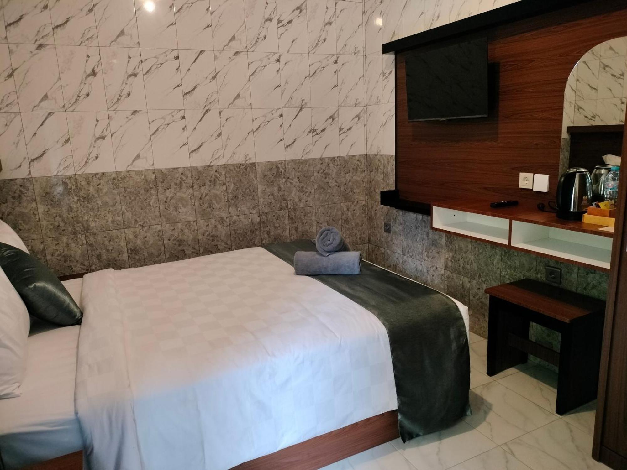 Tirtasuci House Hotel Kuta Lombok Buitenkant foto